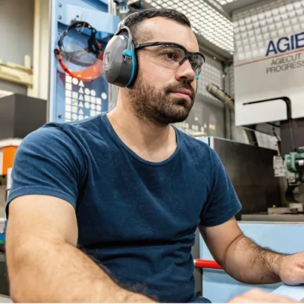 Protector Auditivo de Copa L-320 23db